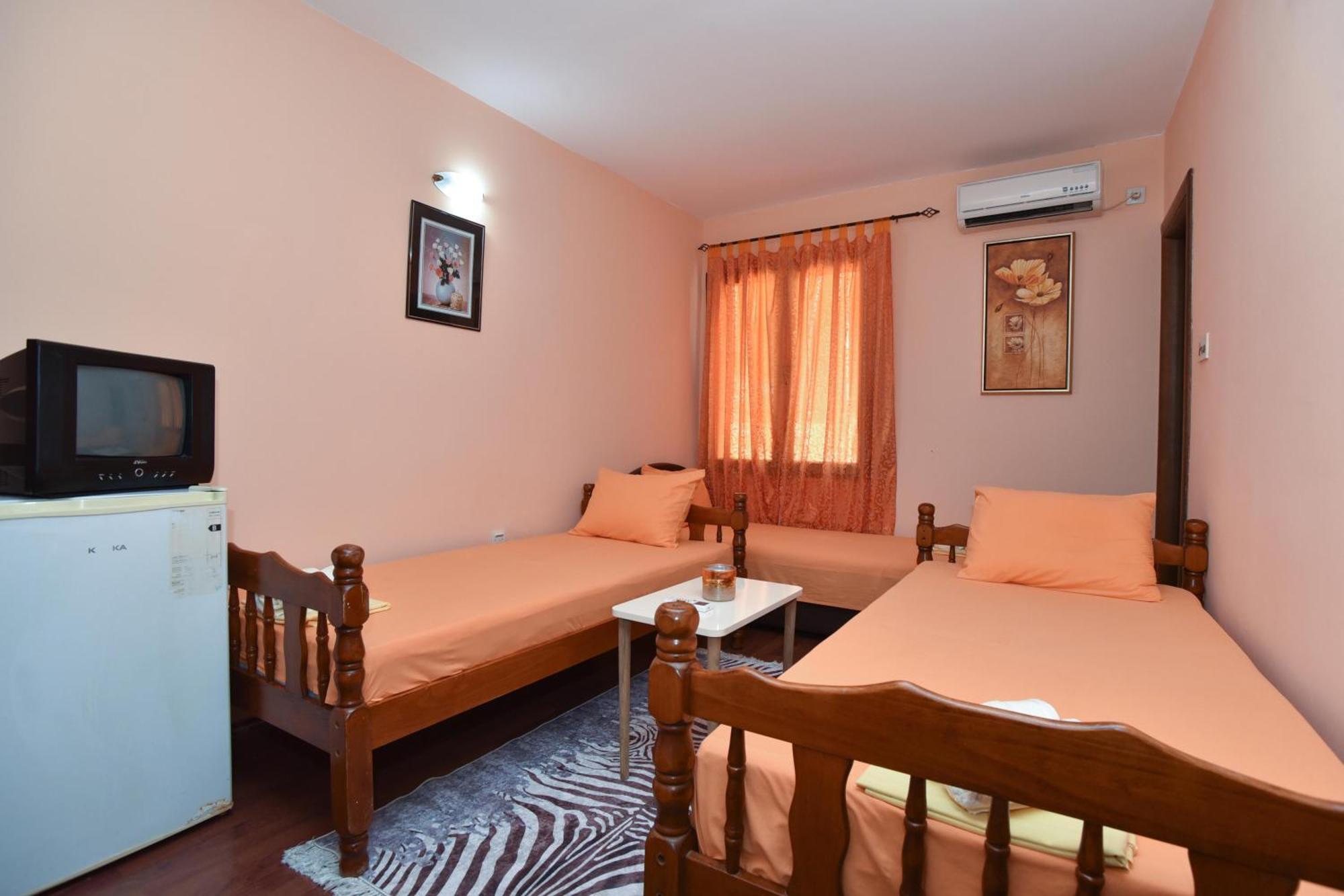 Vila Apartments Lidija Petrovac Eksteriør billede
