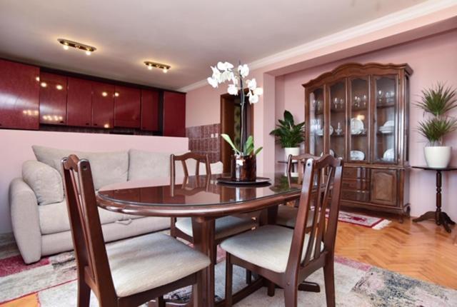 Vila Apartments Lidija Petrovac Eksteriør billede