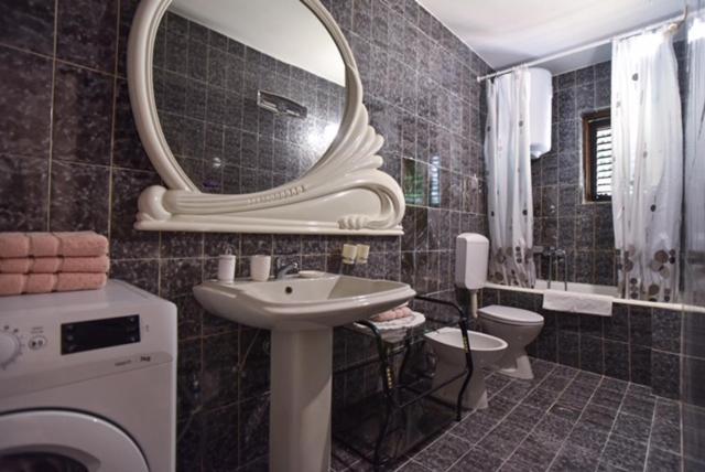 Vila Apartments Lidija Petrovac Eksteriør billede