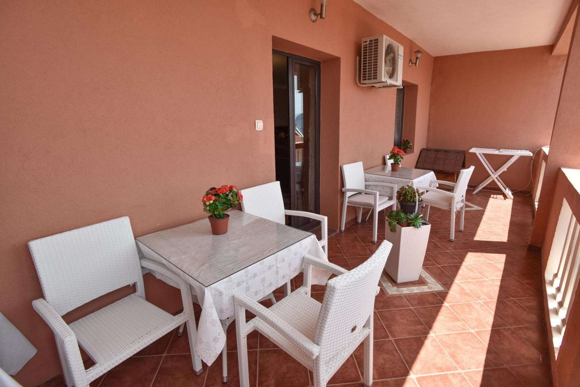 Vila Apartments Lidija Petrovac Eksteriør billede